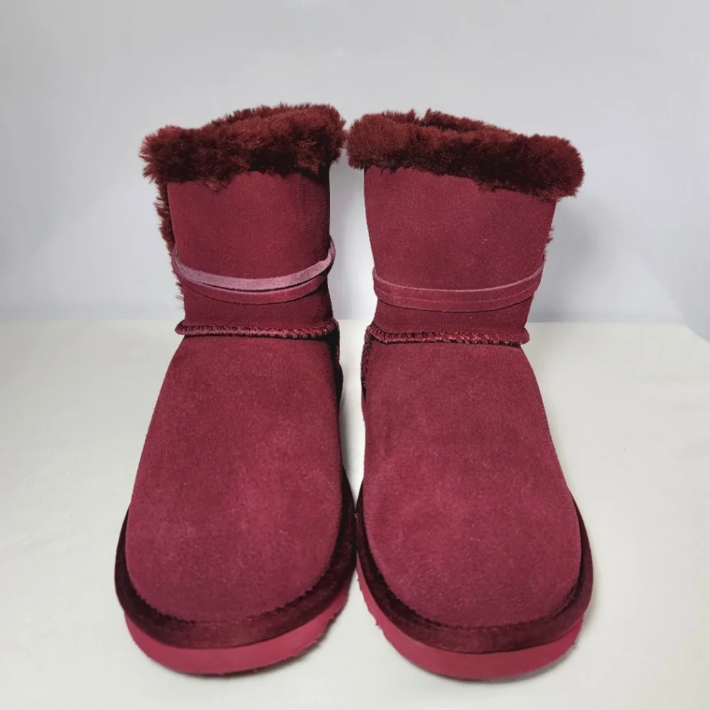 Lamo Womens size 7 Thalia Tassel winter Boots.